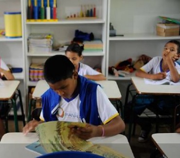 Quais os caminhos para a retomada da escola pública brasileira?