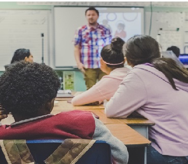 Educação bilingue traz benefícios às crianças além do conhecimento de um novo idioma